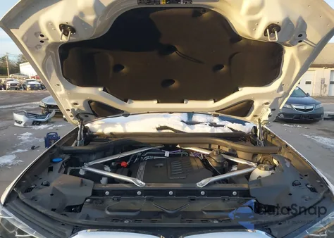 2022 BMW X7 xDrive40I z USA, uszkodzony, nr VIN 5UXCW2C09N9L11706